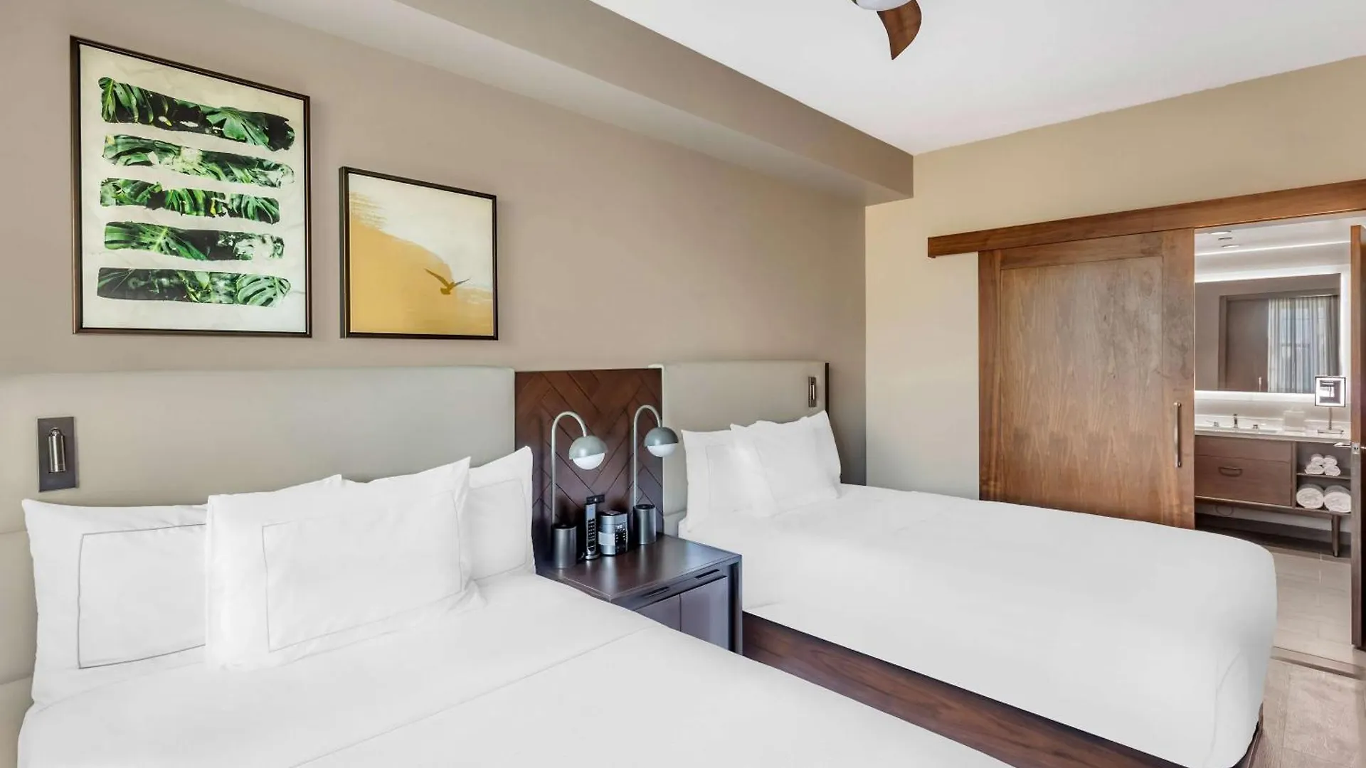 Hilton Grand Vacations Club Maui Bay Villas Kihei 3*,